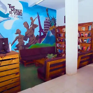 International House Hostal